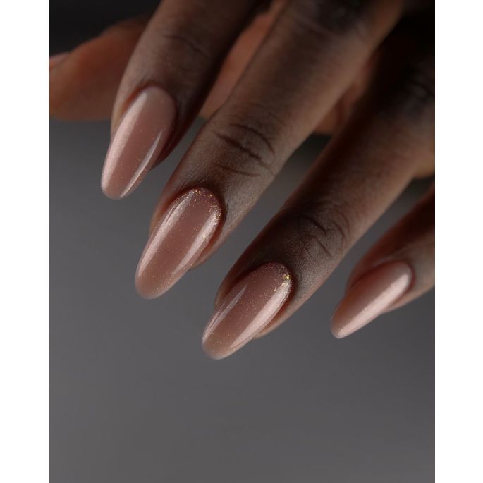 Upperforms door Beautish en The Nailpimp